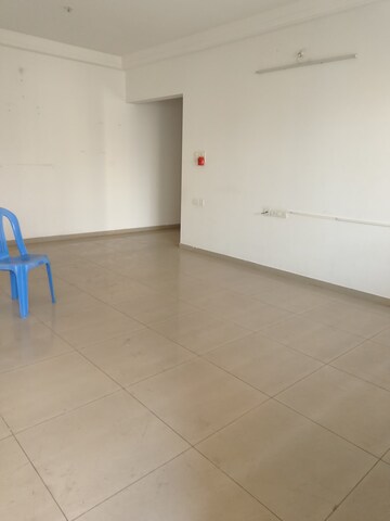 Room in 3 BHK Apartment at Kolte Patil Life Republic, Hinjewadi – for Rent
