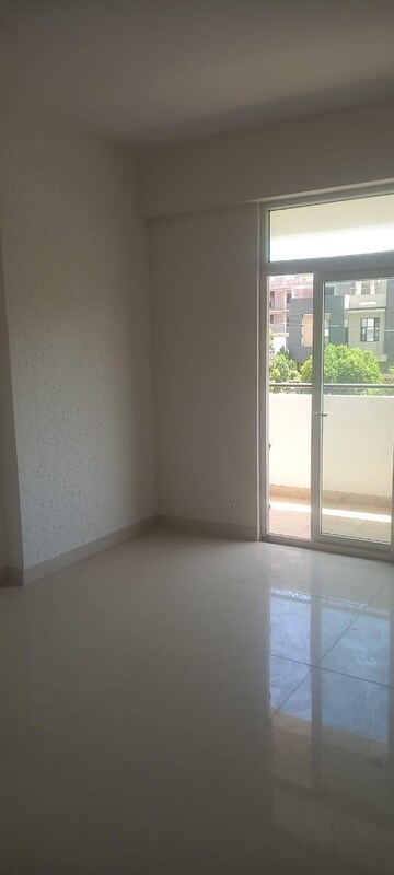 Room in 3 BHK Apartment at Sunworld Vanalika, Sector 107 – for Sale