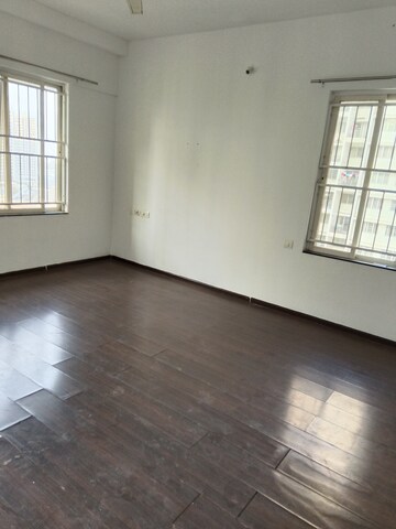 Room in 3 BHK Apartment at Kolte Patil Life Republic, Hinjewadi – for Rent