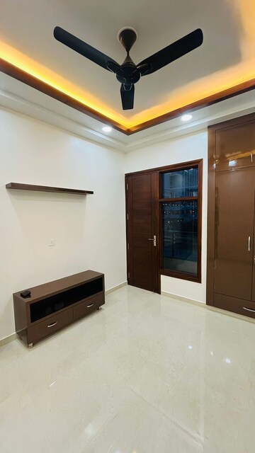 Room in 3 BHK Builder Floor at BP Homes, Sector 85 – for Rent