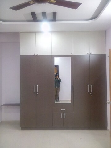 Room in 3 BHK Apartment at Jubilee Hitech, Madhapur – for Rent