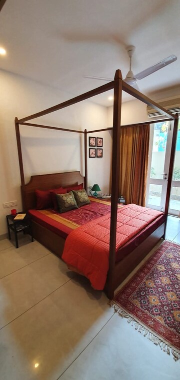 Bedroom in 3 BHK Builder Floor at DLF Atria, Dlf Phase ii – for Rent