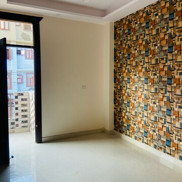 Room in 2 BHK Builder Floor at Dlf Ankur Vihar – for Sale