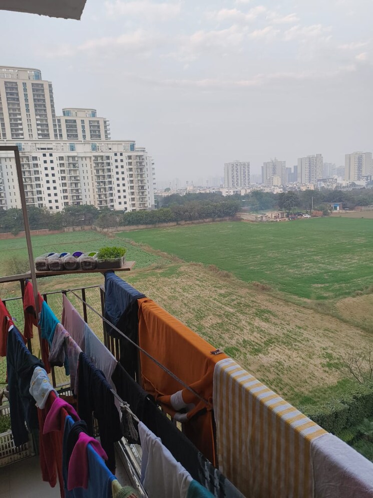 Balcony, signature-global-synera 1.5 Bedroom 430 Sq.Ft. Apartment In Sector 81 Gurgaon 8101940