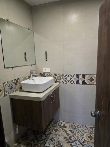 Bathroom in 4 BHK Apartment at Bandra West – for Rent