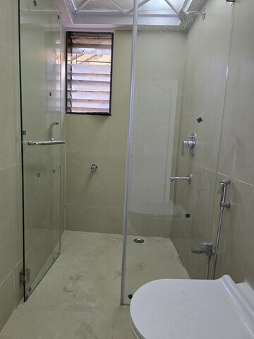 Bathroom in 4 BHK Apartment at Bandra West – for Rent