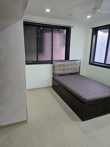 Bedroom in 4 BHK Apartment at Bandra West – for Rent