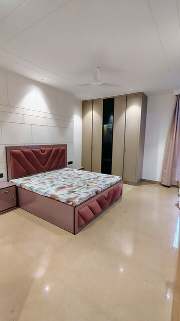 Bedroom in 3 BHK Builder Floor at DLF Atria, Dlf Phase ii – for Rent