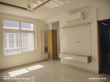 Room in 3 BHK Builder Floor at Hsr Layout – for Rent