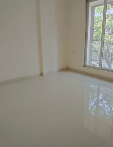 Room in 3 BHK Apartment at Thane West – for Rent