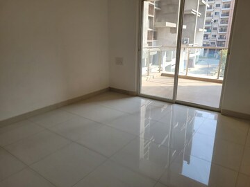 Room in 2 BHK Apartment at Majestique Aqua, Phursungi – for Sale
