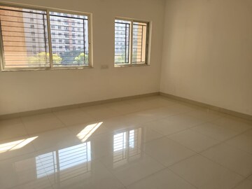 Room in 2 BHK Apartment at Majestique Aqua, Phursungi – for Sale