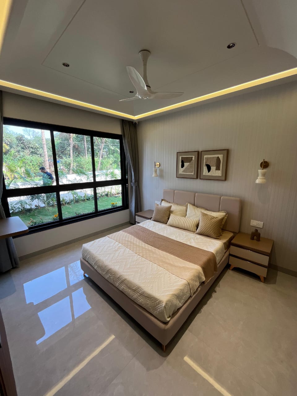 1 BHK + Servant Room Apartment For Sale in Sunraj Supreme