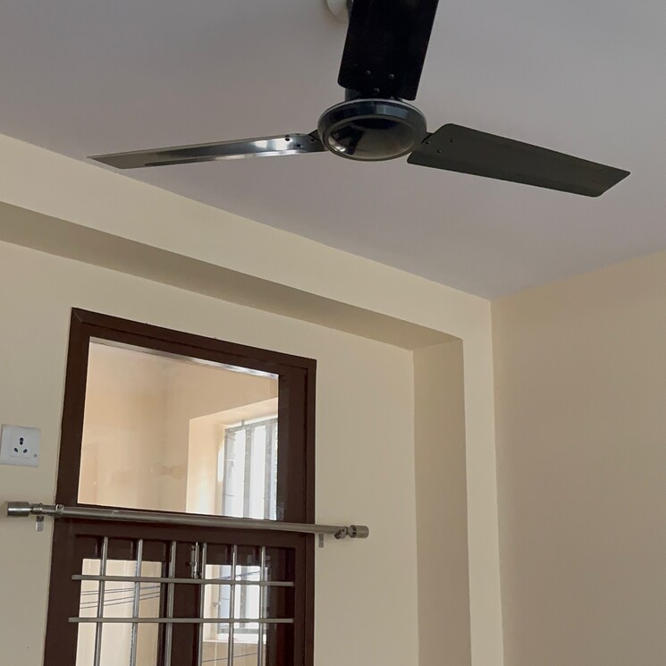 Room, sector 2 1 Bedroom 700 Sq.Ft. Builder Floor In Sector 2 Gurgaon 8102044