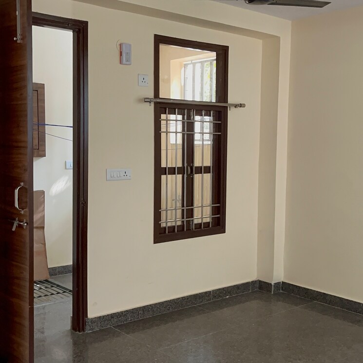 Room, sector 2 1 Bedroom 700 Sq.Ft. Builder Floor In Sector 2 Gurgaon 8102044