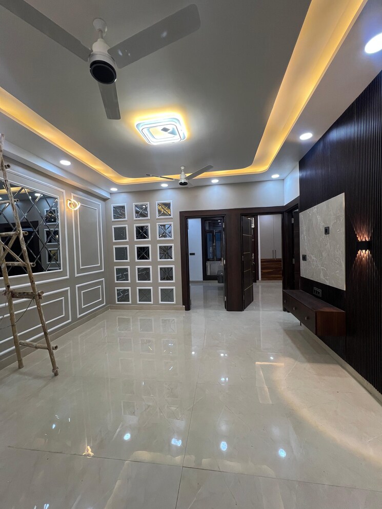  Parking, niti khand 3 Bedroom 1250 Sq.Ft. Builder Floor In Niti Khand Ghaziabad 8102076