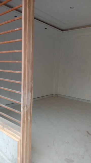 Room in 4 BHK Builder Floor at Swaran Jayanti Puram – for Sale