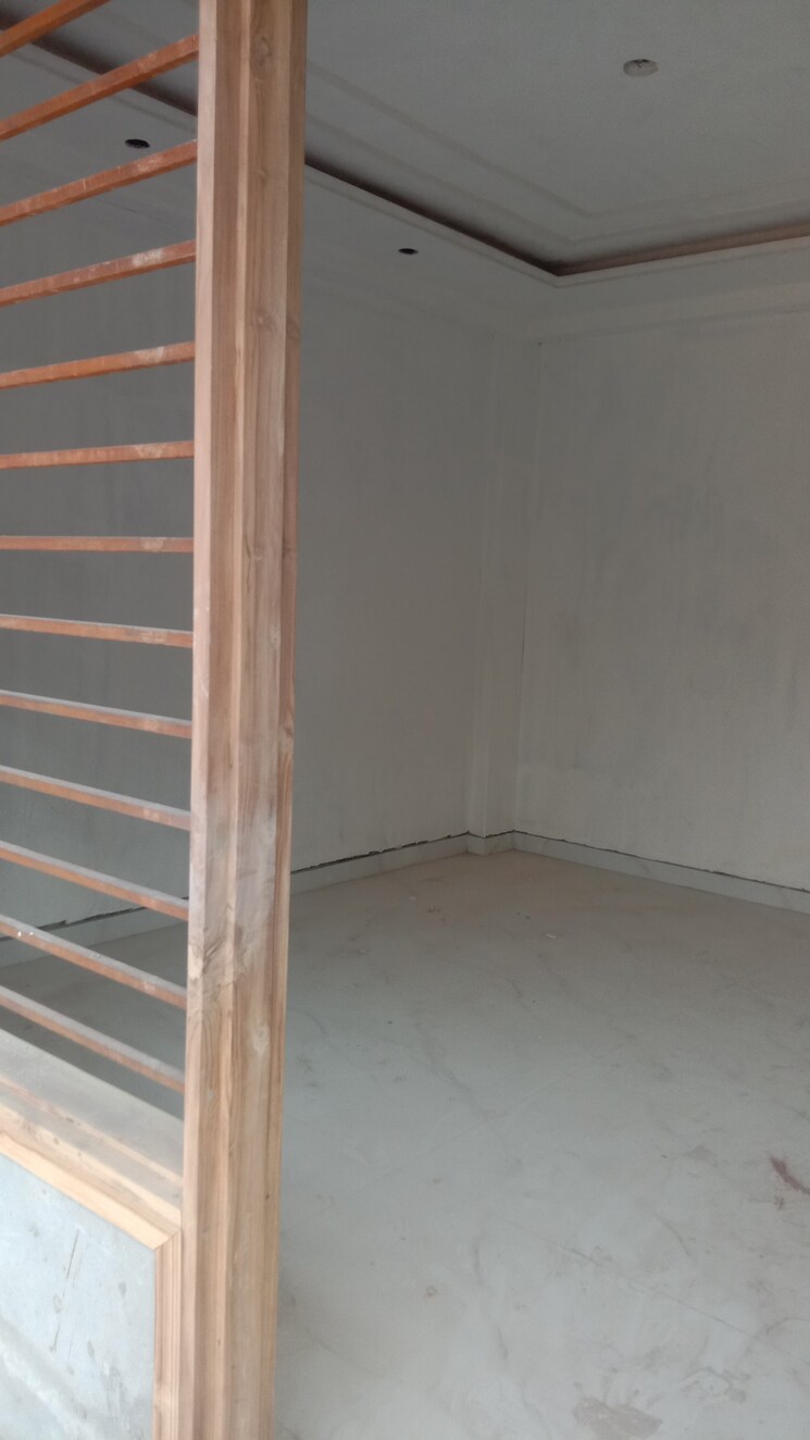 Room, swaran jayanti puram 4 Bedroom 240 Sq.Yd. Builder Floor In Swaran Jayanti Puram Ghaziabad 8102072