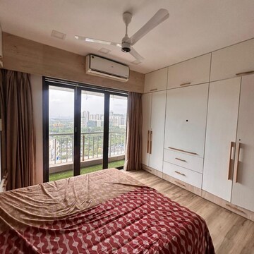 Bedroom in 2 BHK Apartment at Lodha Amara, Sandoz Baug – for Rent