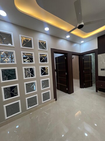 Room in 3 BHK Builder Floor at Niti Khand – for Sale