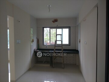 Room in 4 BHK Apartment at Karve Nagar – for Rent