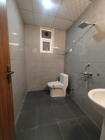 Bathroom in 3 BHK Villa at Sector 10 Greater Noida – for Sale