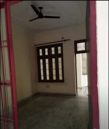 Room in 2 BHK Independent House at Gomti Nagar – for Rent