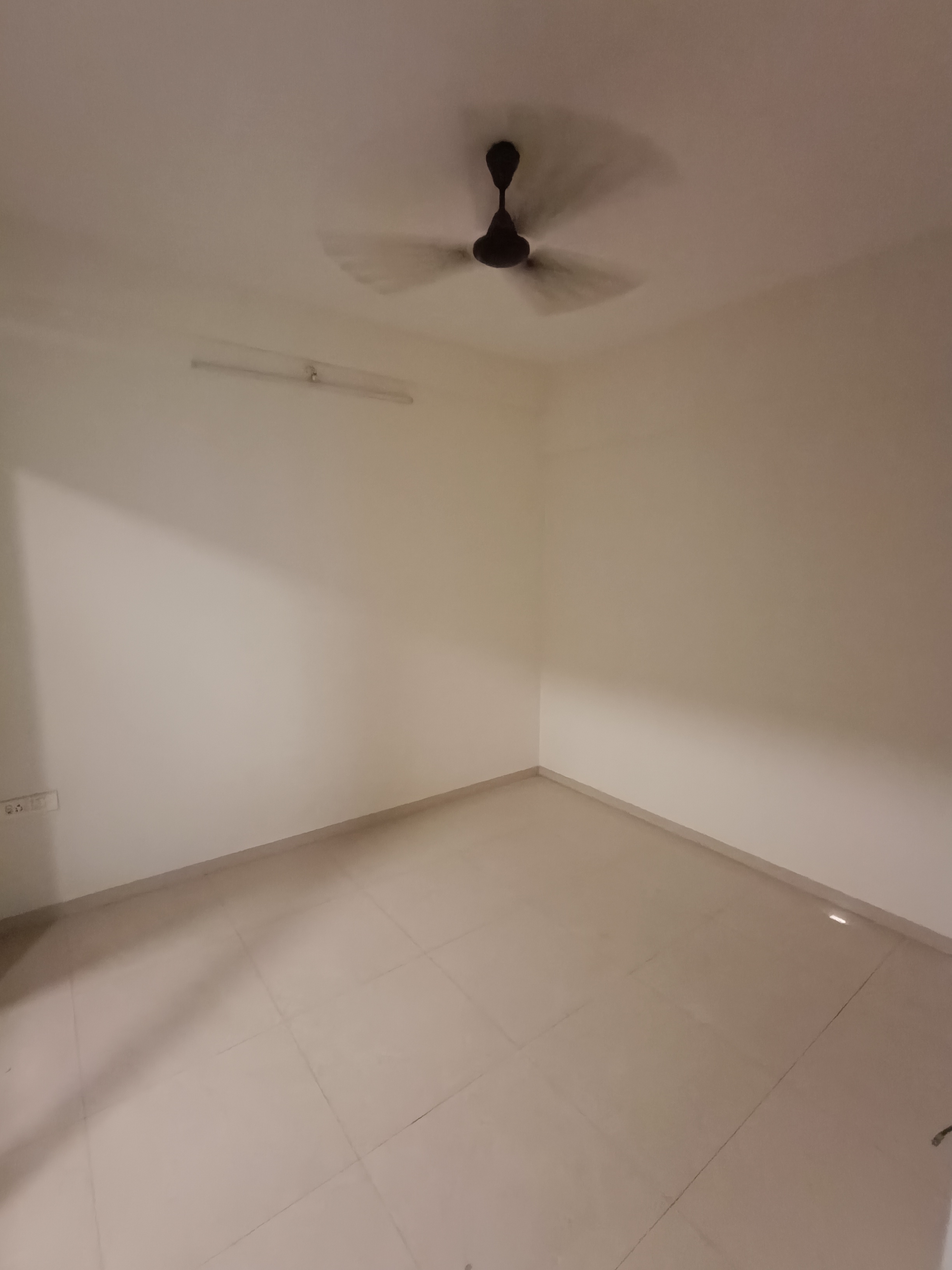 2 BHK + Pooja Room,Servant Room Apartment For Rent in Goodwill Unity