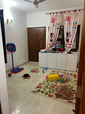 Bedroom in 3 BHK Builder Floor at Greater Kailash Part 3 – for Rent