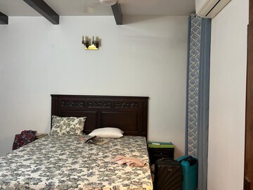 Bedroom in 3 BHK Builder Floor at Greater Kailash Part 3 – for Rent