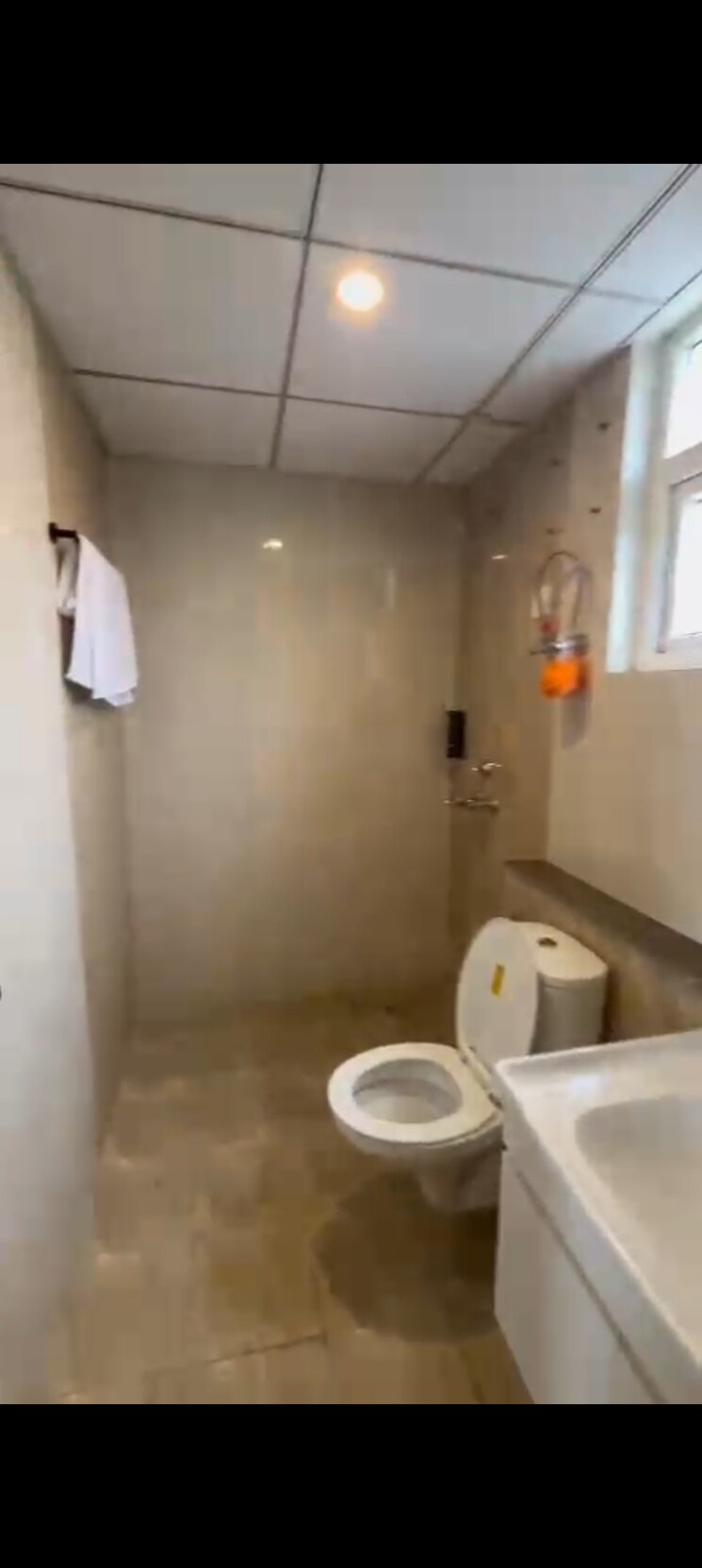 Bathroom, tdi-city-kundli 3 Bedroom 180 Sq.Yd. Apartment In Kundli Sonipat 8102222