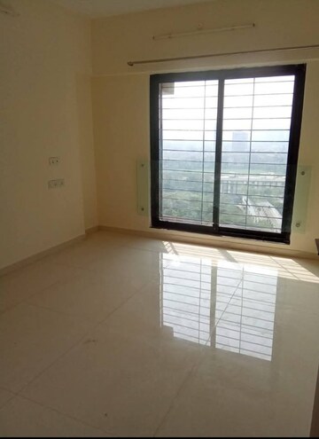 Room in 1 BHK Apartment at Kanakia Spaces Zen World, Kanjurmarg East – for Rent