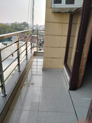 Balcony in 1 BHK Builder Floor at RWA Residential Society, Sector 40 – for Rent