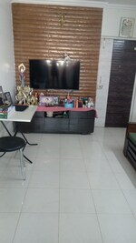 1 BHK + Study Room 610 Sq.Ft. Apartment in New Brahmand Phase 7 CHS