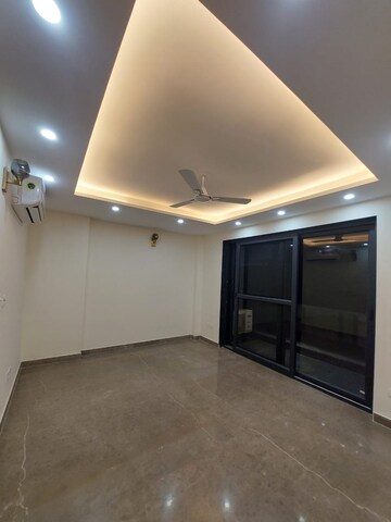 Room in 3 BHK Builder Floor at New Friends Colony – for Rent