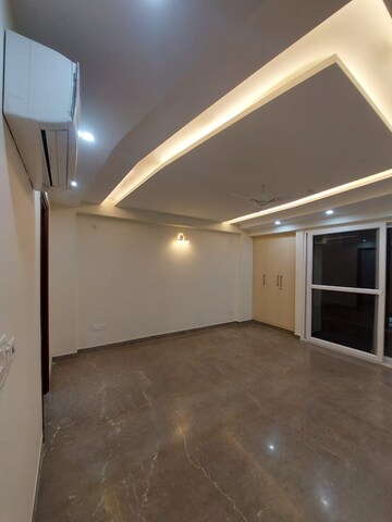 Room in 3 BHK Builder Floor at New Friends Colony – for Rent