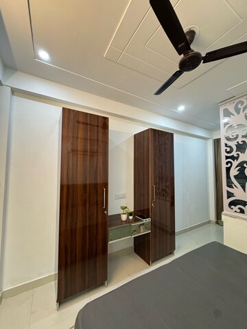 Room in  Pg at Ansal Plaza Sector-23, Sector 23 – for Rent