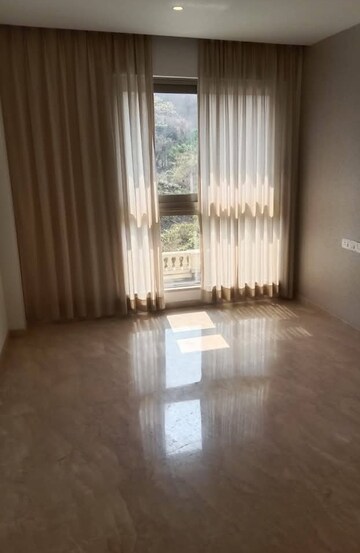 Room in 2 BHK Apartment at Castle Rock, Powai – for Rent