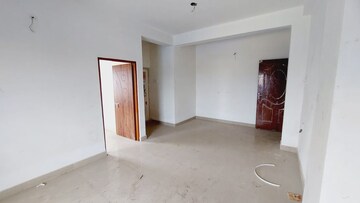 Room in 2 BHK Apartment at Sodepur – for Sale