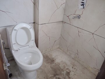 Bathroom in 2.5 BHK Builder Floor at Paschim Vihar – for Rent