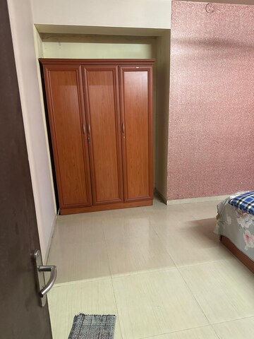 Room in 2 BHK Apartment at Lodha Paradise, Majiwada – for Rent