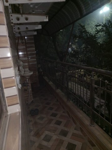 Balcony in 2 BHK Independent House at Dilshad Garden – for Rent