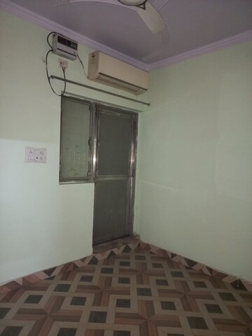 Room in 2 BHK Independent House at Dilshad Garden – for Rent