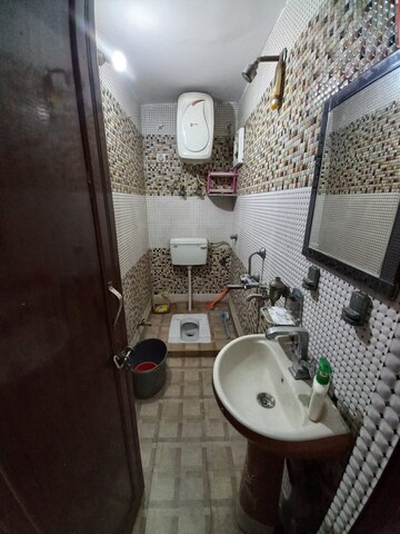 Bathroom in 2 BHK Independent House at Dilshad Garden – for Rent