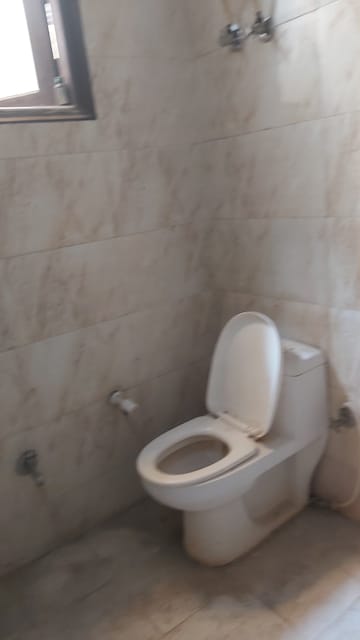 Bathroom in 2.5 BHK Builder Floor at Mayur Vihar – for Rent