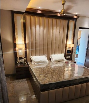 Living Room in 3 BHK Apartment at Amrapali Princely Estate, Sector 76 – for Rent