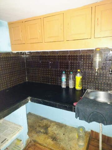 Kitchen in 1.5 BHK Builder Floor at Dilshad Garden – for Rent