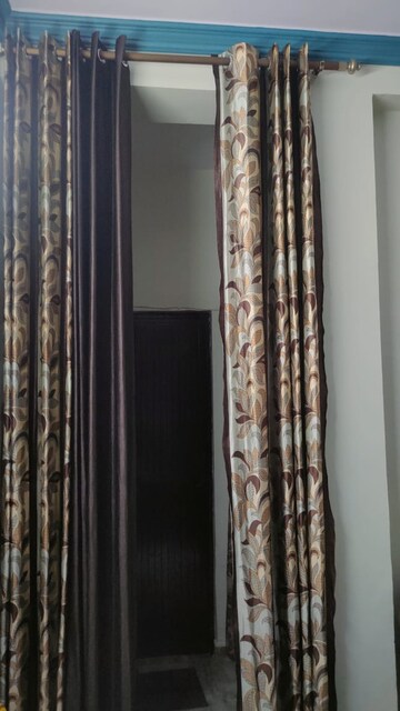 Building Lobby in 2 BHK Builder Floor at Shalimar Apartments Shalimar Garden, Shalimar Garden – for Sale