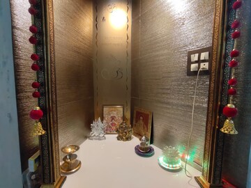 Furnished Amenities in 2 BHK Apartment at Suncity Complex, Powai – for Rent