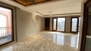 Room in 4 BHK Builder Floor at Greater Kailash – for Rent